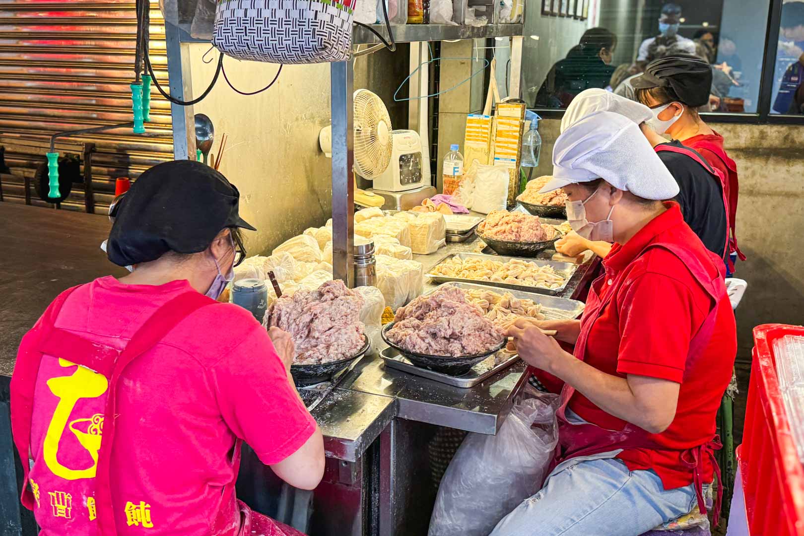 府中美食, 板橋美食, 黃石市場美食, 老曹餛飩, 老曹餛飩評價, 老曹餛飩菜單