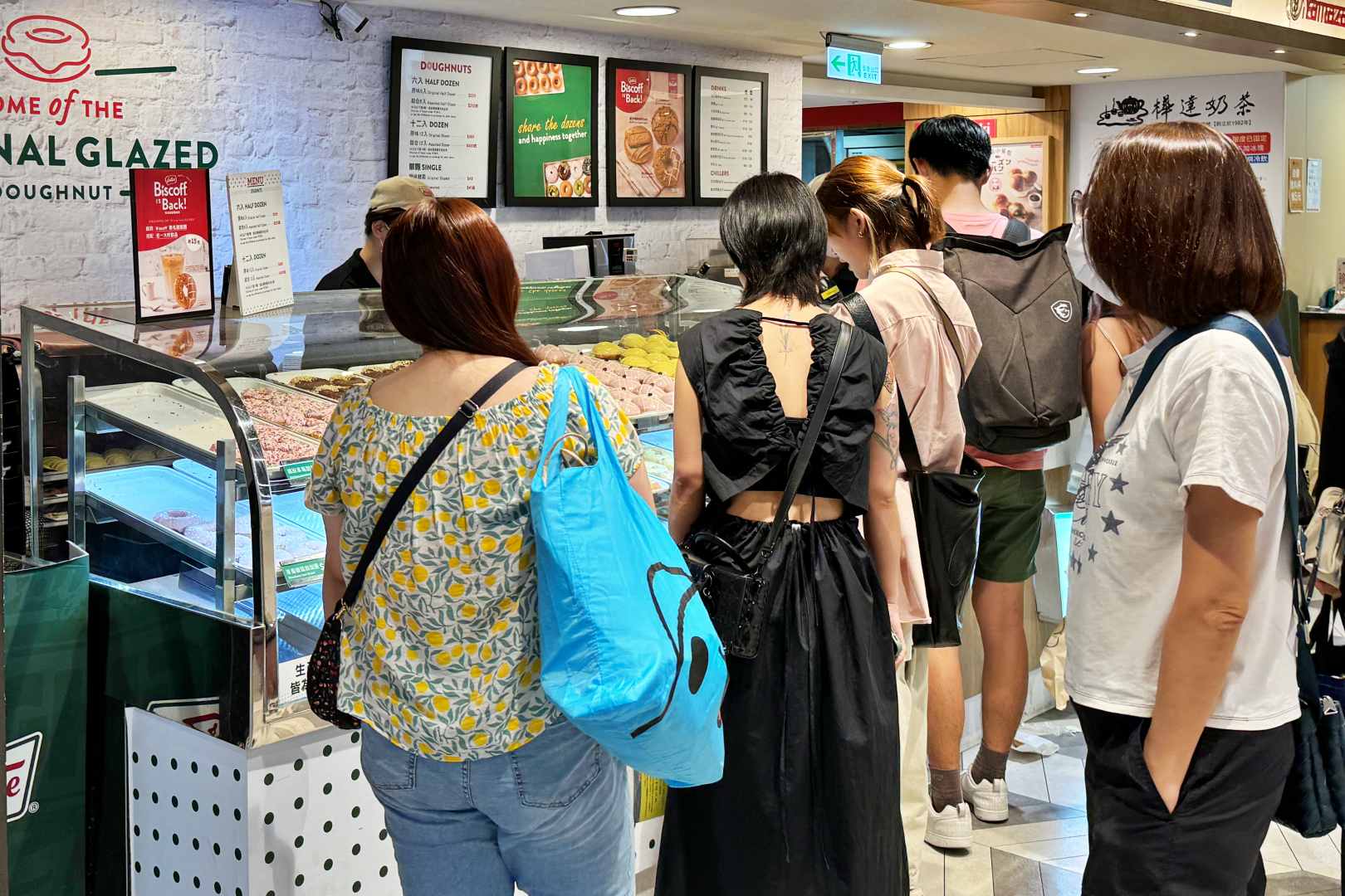 Krispy Kreme Doughnuts, Krispy Kreme Doughnuts 菜單, Krispy Kreme Doughnuts 推薦, Krispy Kreme Doughnuts 買一送一, 台北車站美食