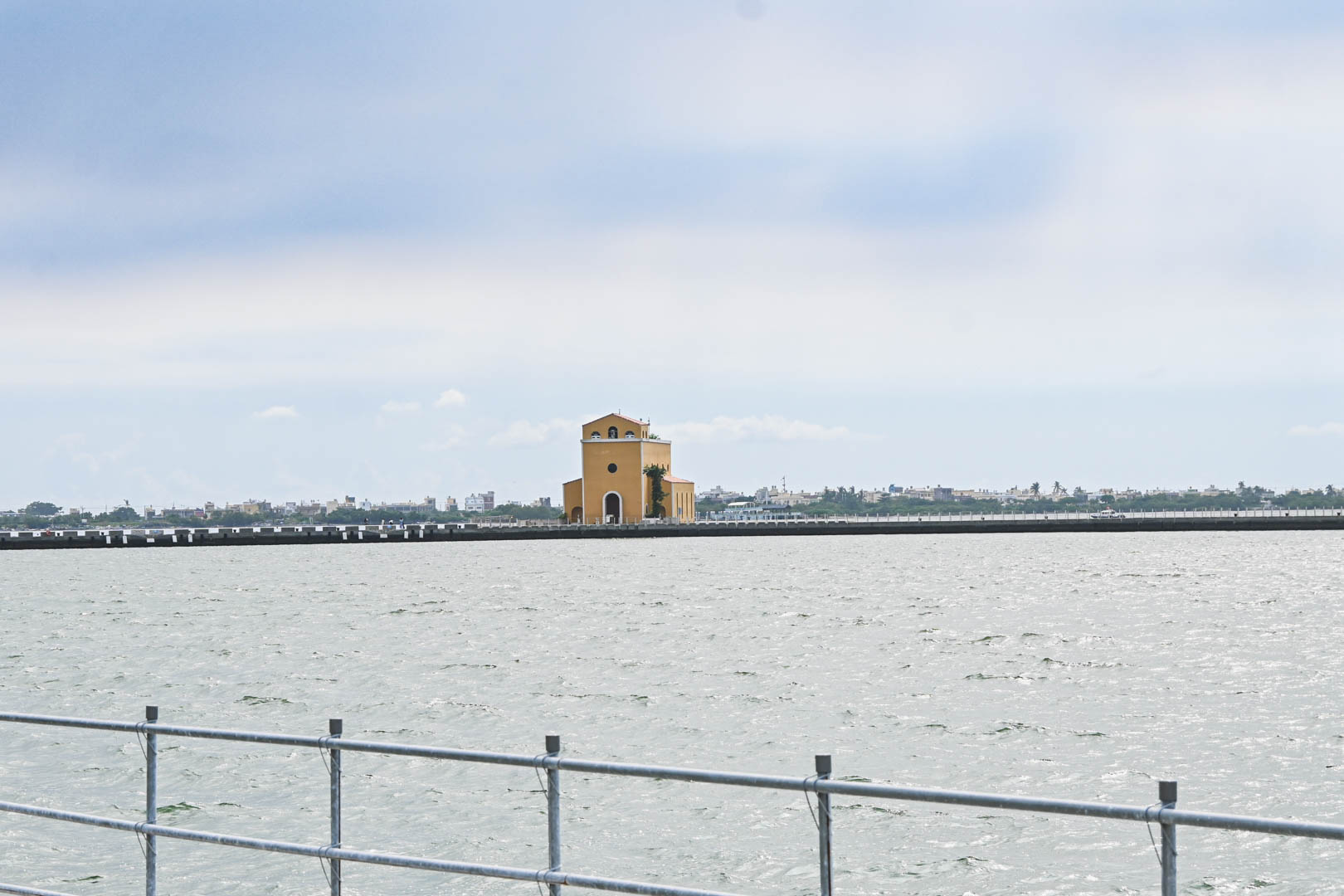 屏東美食, 東港美食, 華僑市場, 華僑市場停車, 海上教堂咖啡, 王船文化館