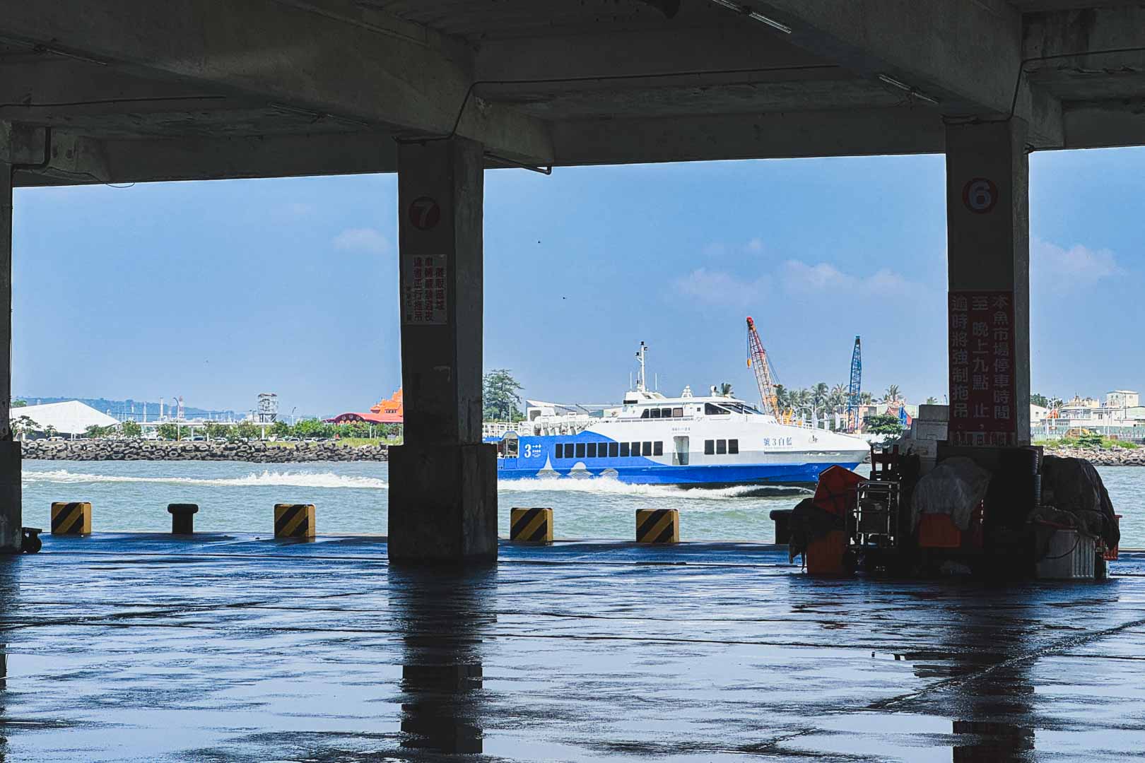 屏東美食, 東港美食, 華僑市場, 華僑市場停車, 海上教堂咖啡, 王船文化館 屏東美食, 東港美食, 華僑市場, 華僑市場停車, 海上教堂咖啡, 王船文化館