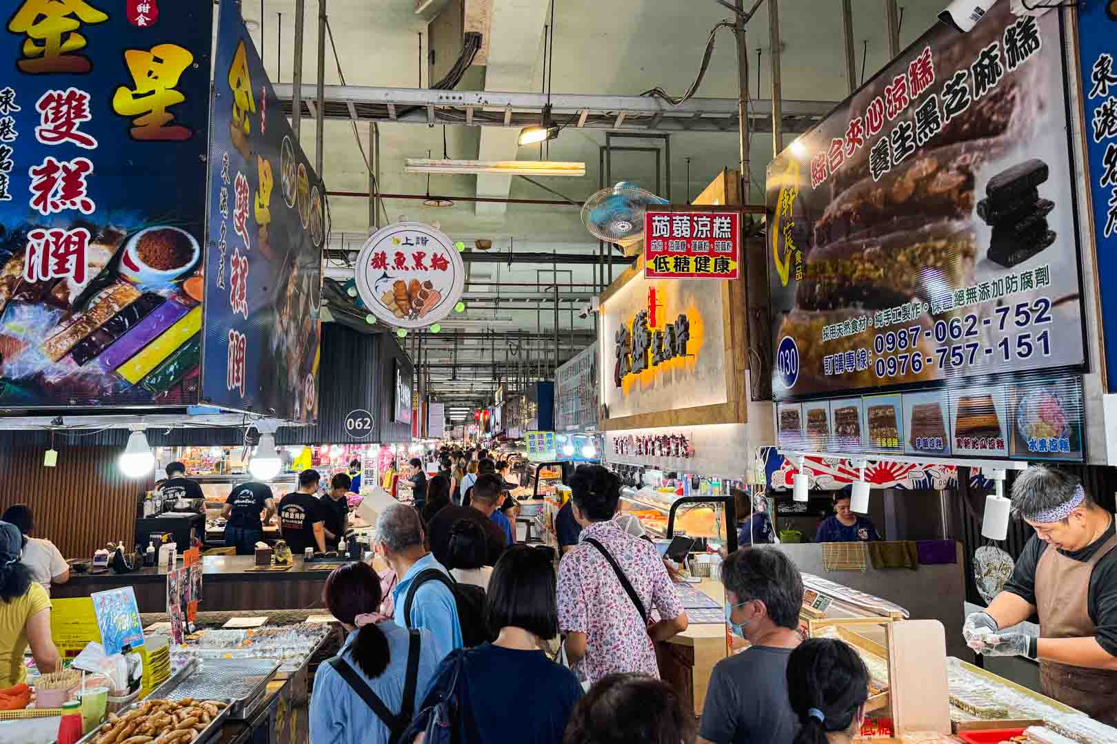 屏東美食, 東港美食, 華僑市場, 華僑市場停車, 海上教堂咖啡, 王船文化館 屏東美食, 東港美食, 華僑市場, 華僑市場停車, 海上教堂咖啡, 王船文化館