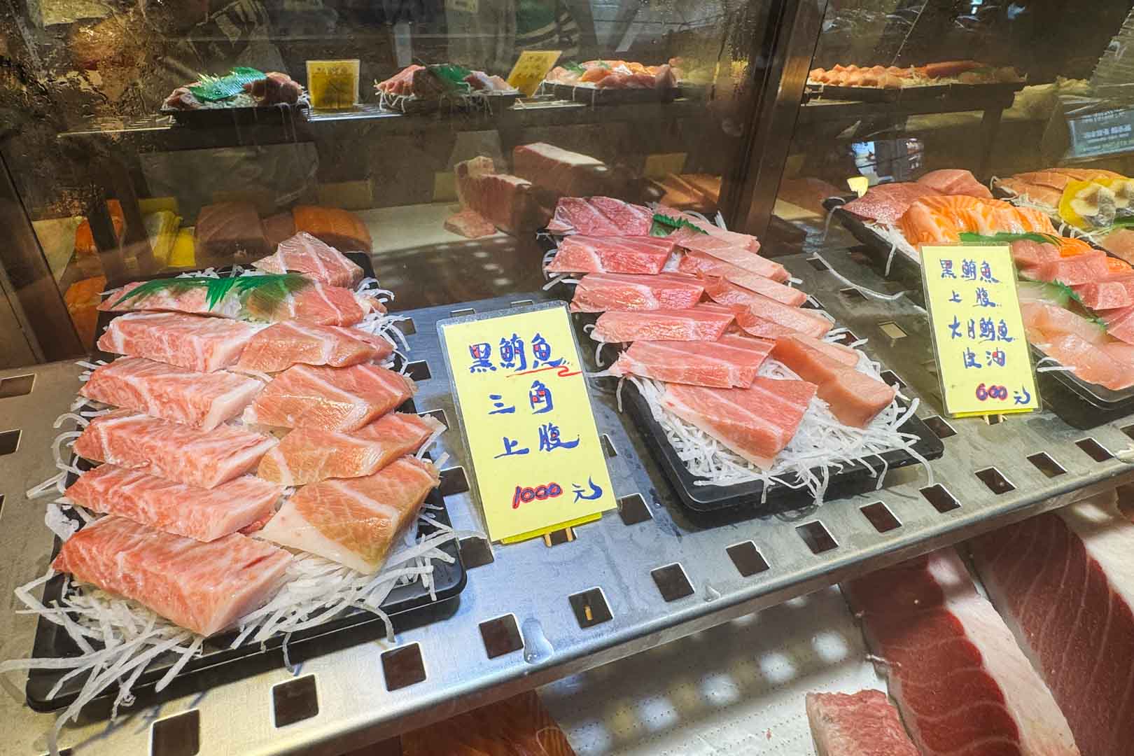 屏東美食, 東港美食, 華僑市場, 華僑市場停車, 海上教堂咖啡, 王船文化館 屏東美食, 東港美食, 華僑市場, 華僑市場停車, 海上教堂咖啡, 王船文化館