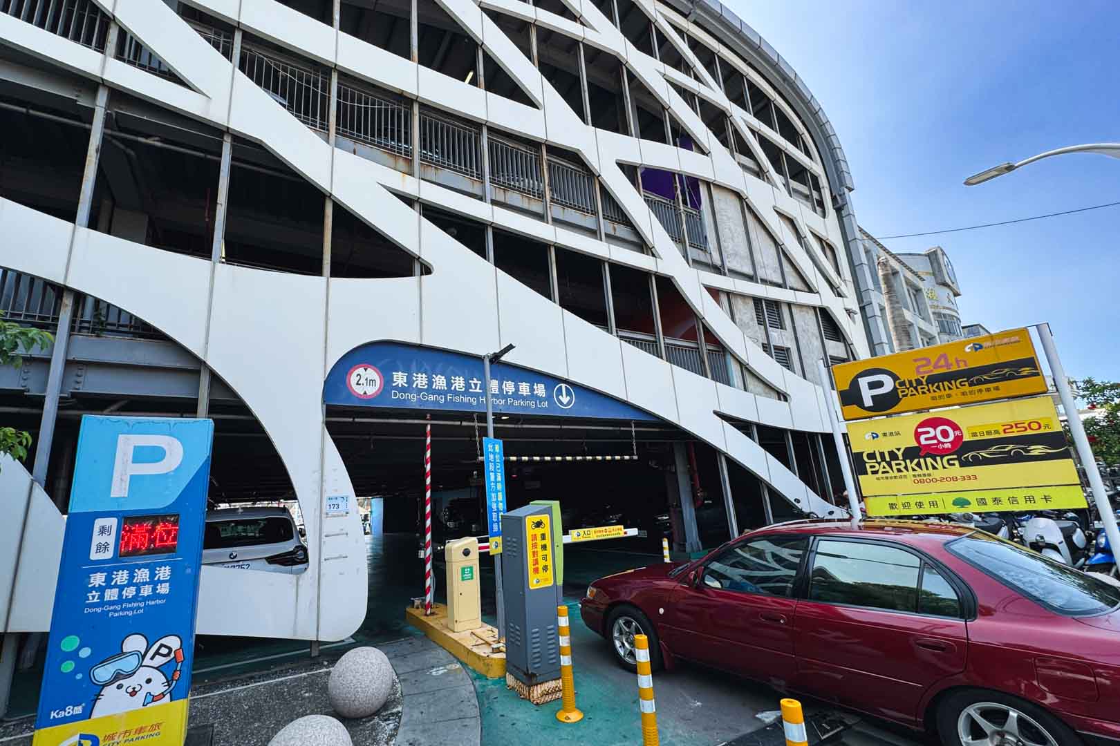 屏東美食, 東港美食, 華僑市場, 華僑市場停車, 海上教堂咖啡, 王船文化館 屏東美食, 東港美食, 華僑市場, 華僑市場停車, 海上教堂咖啡, 王船文化館