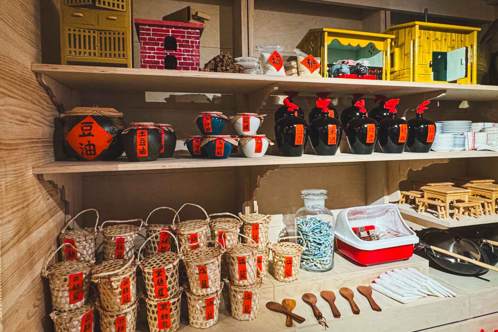 屏東美食, 東港美食, 華僑市場, 華僑市場停車, 海上教堂咖啡, 王船文化館