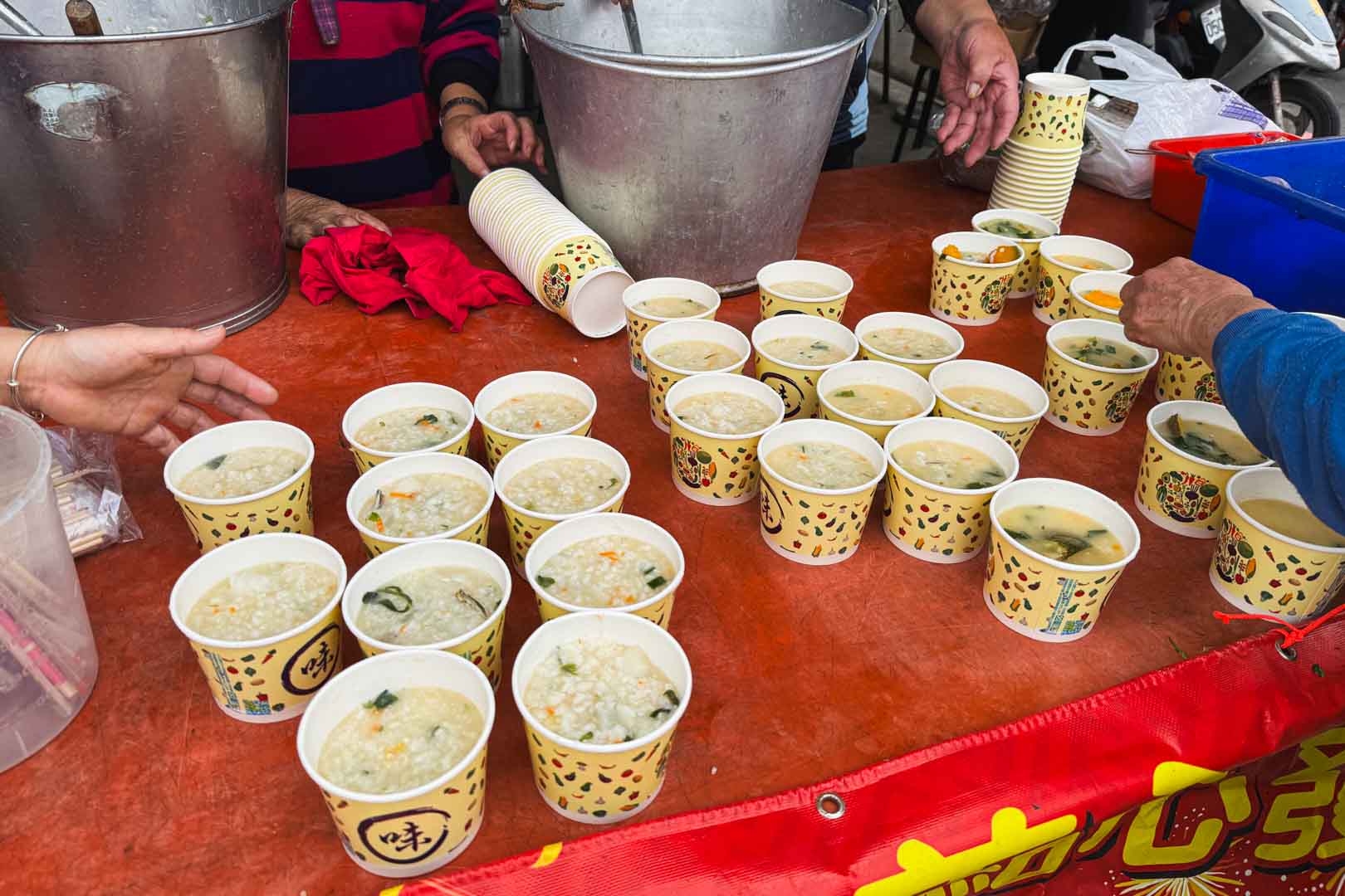 白沙屯拱天宮, 白沙屯拱天宮媽祖廟, 粉紅超跑, 壓轎金, 遶境