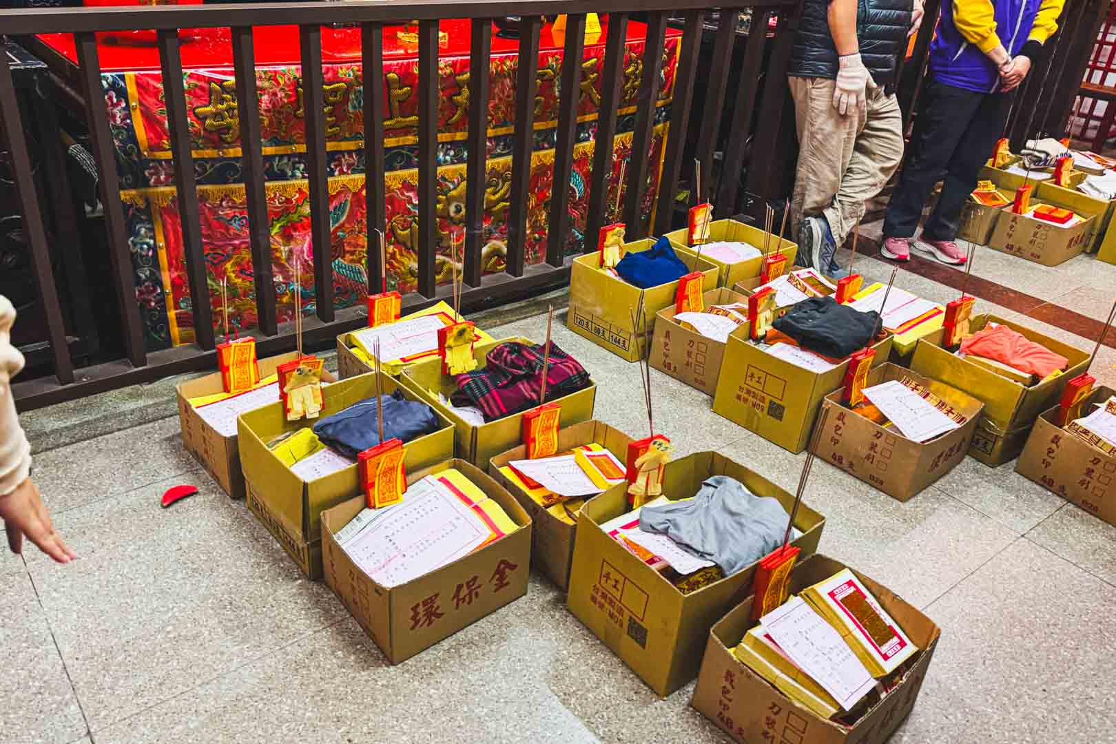 白沙屯拱天宮, 白沙屯拱天宮媽祖廟, 粉紅超跑, 壓轎金, 遶境