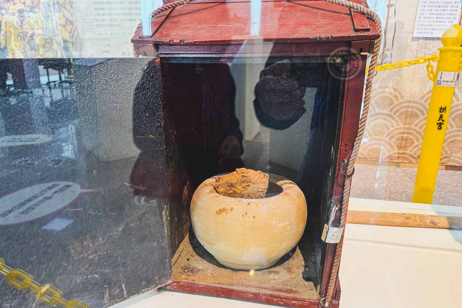 白沙屯拱天宮, 白沙屯拱天宮媽祖廟, 粉紅超跑, 壓轎金, 遶境